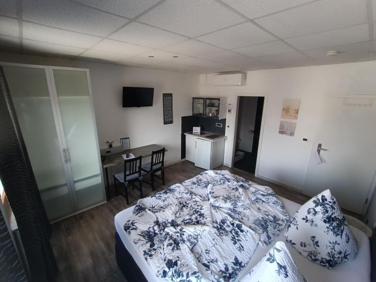 Boardinghouse Sinsheim Zentral Am Burgplatz Pansiyon Dış mekan fotoğraf
