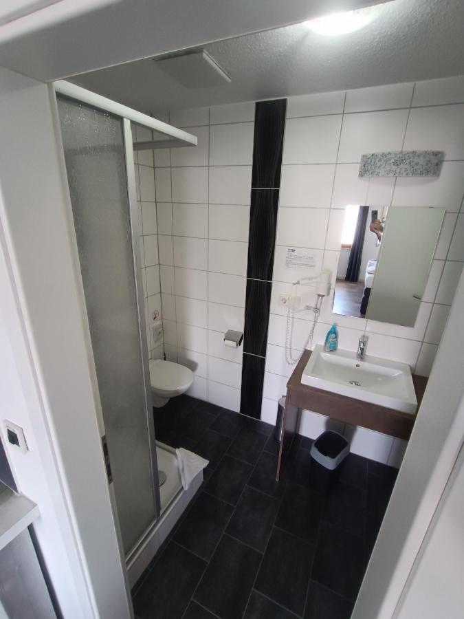 Boardinghouse Sinsheim Zentral Am Burgplatz Pansiyon Dış mekan fotoğraf