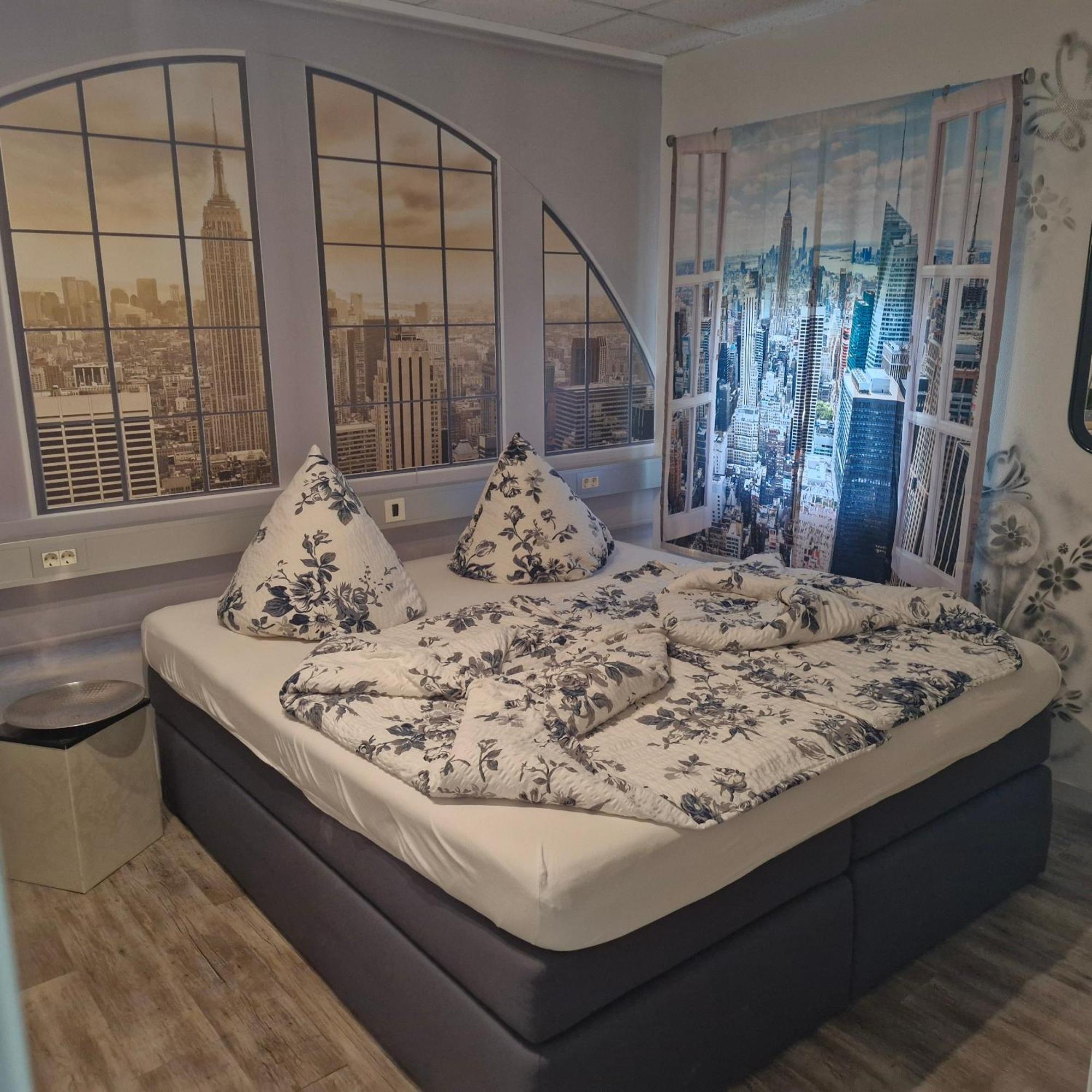 Boardinghouse Sinsheim Zentral Am Burgplatz Pansiyon Dış mekan fotoğraf