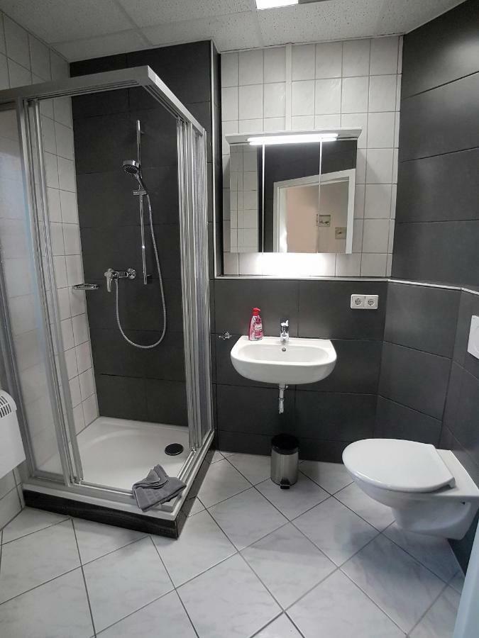 Boardinghouse Sinsheim Zentral Am Burgplatz Pansiyon Dış mekan fotoğraf