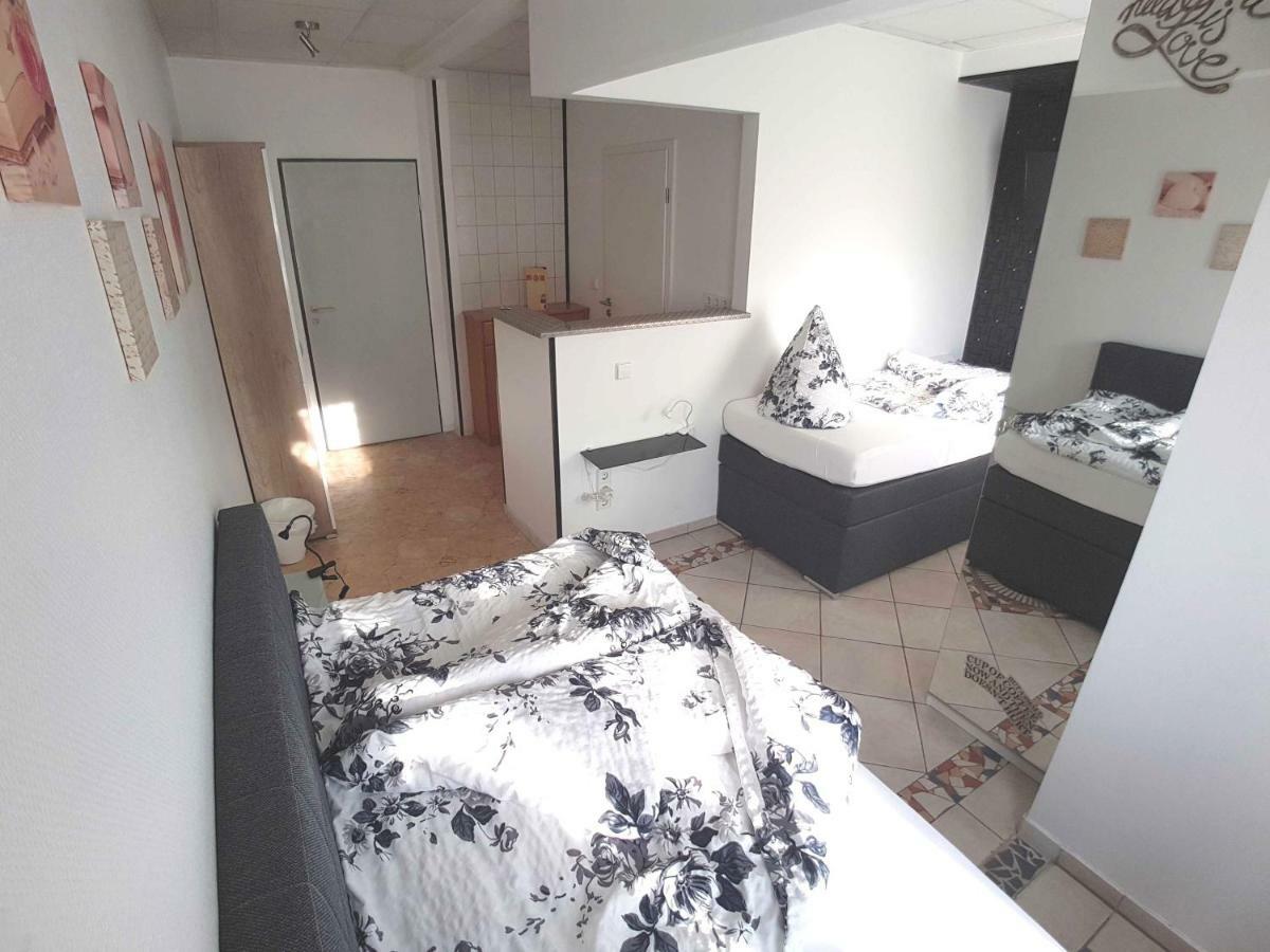 Boardinghouse Sinsheim Zentral Am Burgplatz Pansiyon Dış mekan fotoğraf