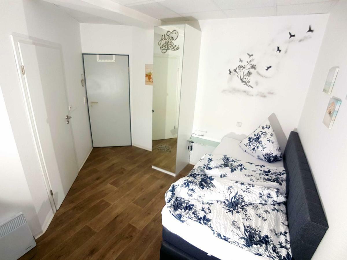 Boardinghouse Sinsheim Zentral Am Burgplatz Pansiyon Dış mekan fotoğraf