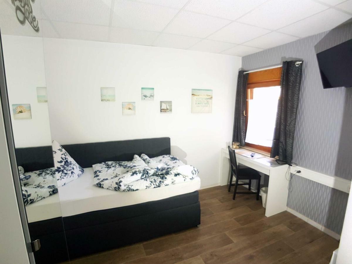 Boardinghouse Sinsheim Zentral Am Burgplatz Pansiyon Dış mekan fotoğraf